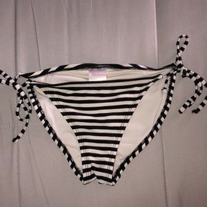 Cute swimmy bottoms!